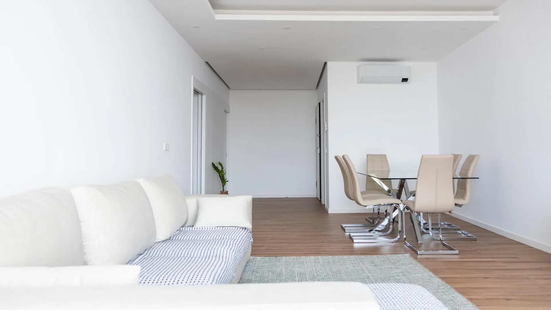 Lux 3-Br: Panoramic Sea View & Rooftop Pool Praia