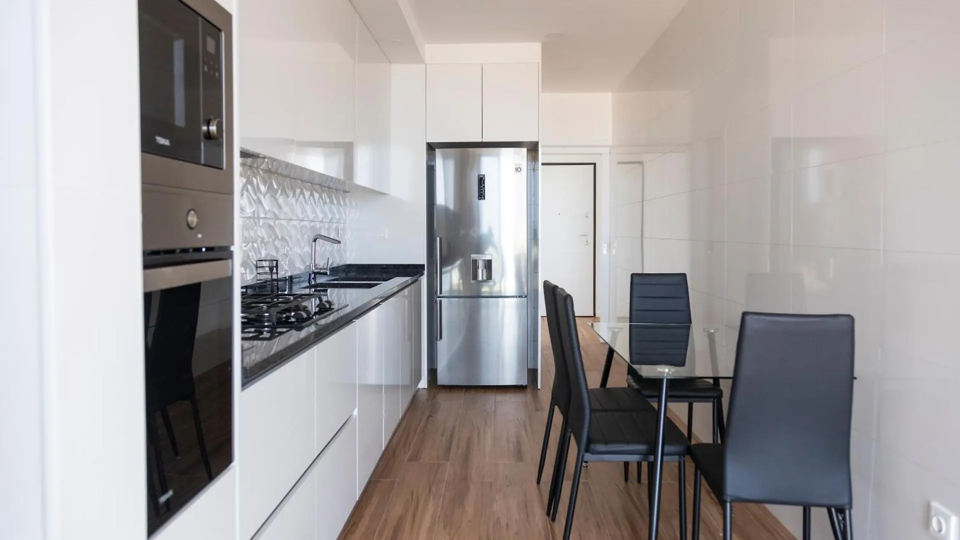 Apartman Lux 3-Br: Panoramic Sea View & Rooftop Pool Praia Zöld-foki-szigetek