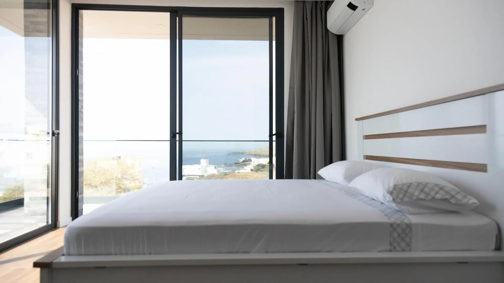 Apartman Lux 3-Br: Panoramic Sea View & Rooftop Pool Praia