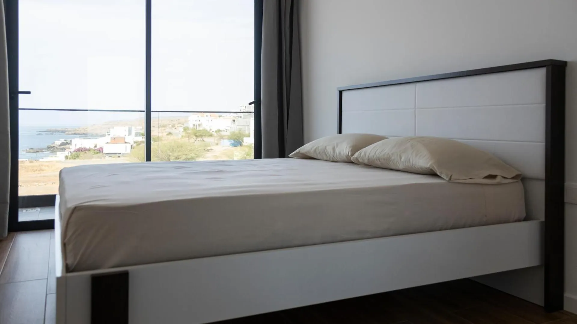 Lux 3-Br: Panoramic Sea View & Rooftop Pool Praia Apartman