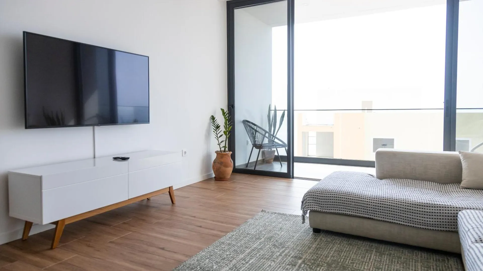 Apartman Lux 3-Br: Panoramic Sea View & Rooftop Pool Praia Zöld-foki-szigetek