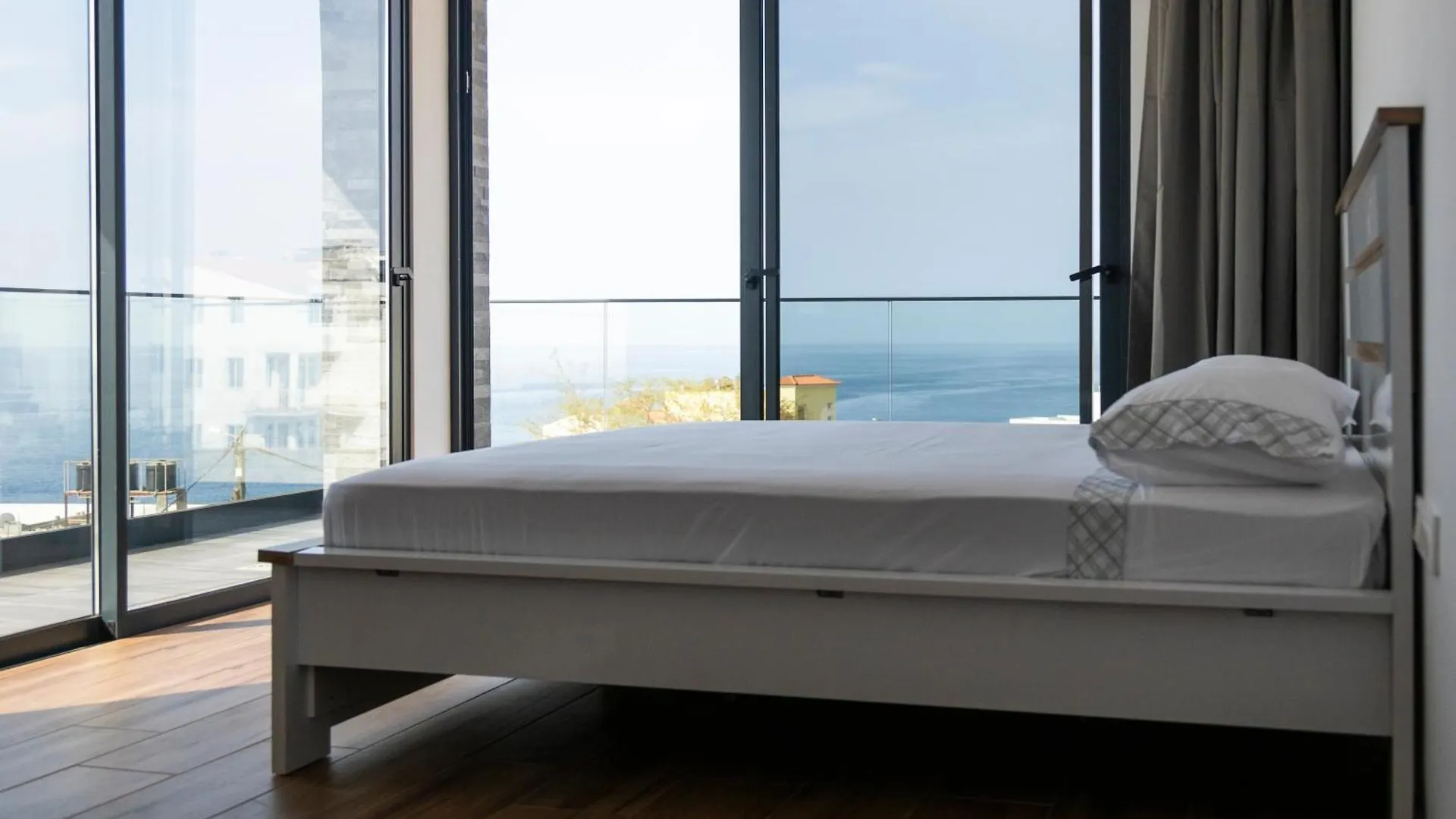 Lux 3-Br: Panoramic Sea View & Rooftop Pool Praia 0*,
